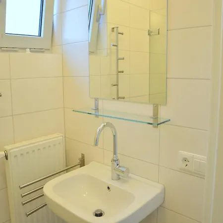 Forest Retreat Near Kempen-broek, Cleaning Included Holiday home *